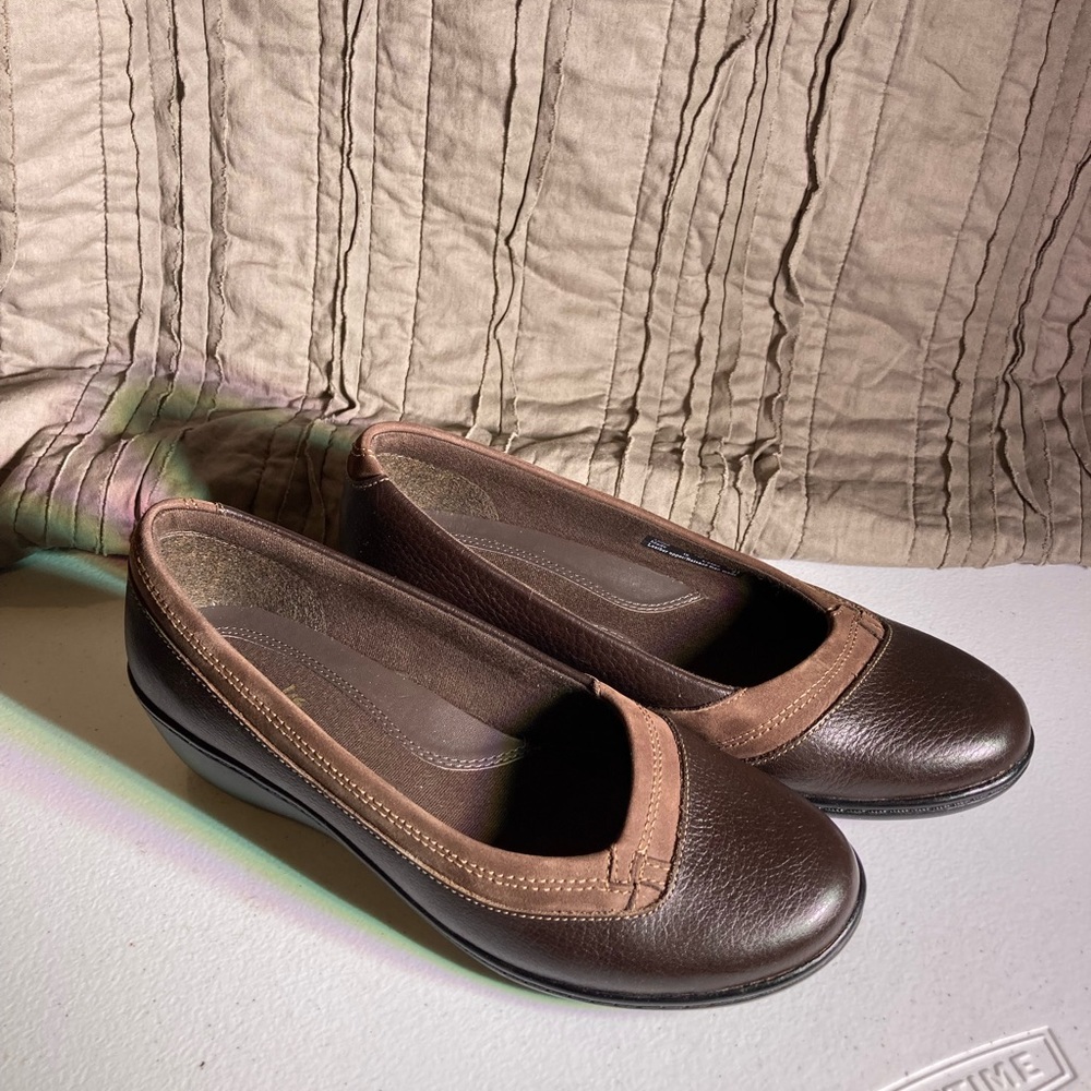 Woman’s Clark’s wedge brown
